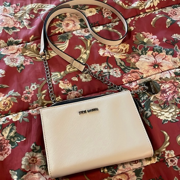 Steve Madden Handbags - 💗Steve Madden NWOT Blush Cream/Chain Crossbody
